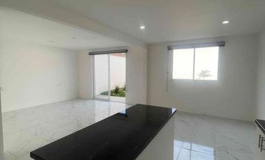 se vende casa en la colonia defensores de Puebla