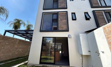 RENTA DE CASA NUEVA DIAGONAL DEFENSORES DE LA REPUBLICA PUEBLA