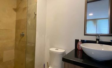 RENTA DEPARTAMENTO AMUEBLADO CON ALBERCA, MUELLE Y GIMNASIO