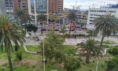 Amplio departamento en Avda Brasil. 3 Dormitorios, 2 Baños, logia, living comedor, terraza.