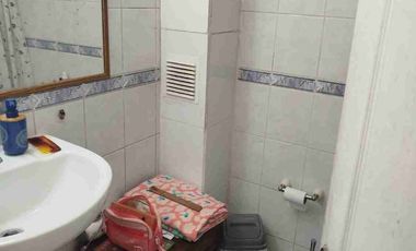 Amplio departamento en Avda Brasil. 3 Dormitorios, 2 Baños, logia, living comedor, terraza.