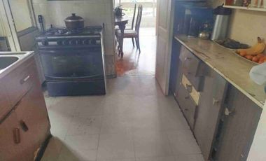 Amplio departamento en Avda Brasil. 3 Dormitorios, 2 Baños, logia, living comedor, terraza.