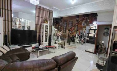 Dijual Townhouse Mewah 2 Lantai – Garden Mansion
Pakuwon Indah, Surabaya Barat