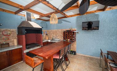 SE VENDE CASA EN COND. MARES DEL SUR.