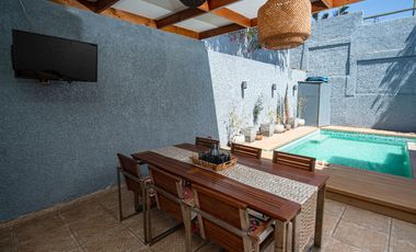 SE VENDE CASA EN COND. MARES DEL SUR.