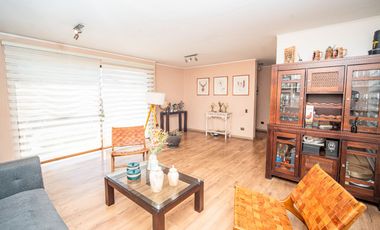 SE VENDE CASA EN COND. MARES DEL SUR.