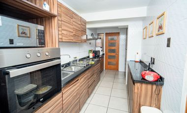 SE VENDE CASA EN COND. MARES DEL SUR.