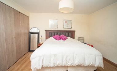 SE VENDE CASA EN COND. MARES DEL SUR.