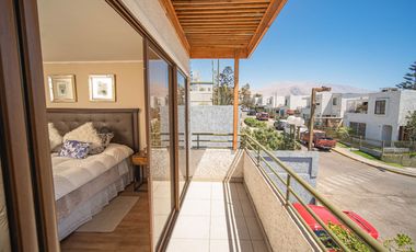 SE VENDE CASA EN COND. MARES DEL SUR.