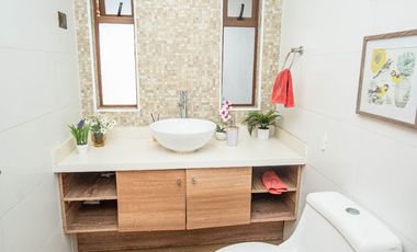 SE VENDE CASA EN COND. MARES DEL SUR.