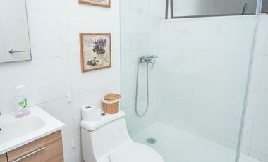 SE VENDE CASA EN COND. MARES DEL SUR.