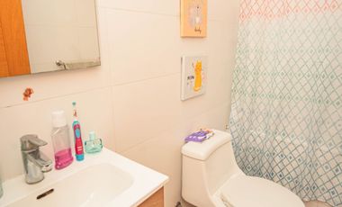 SE VENDE CASA EN COND. MARES DEL SUR.