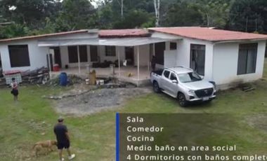 PUERTO QUITO, VENTA DE HERMOSA QUINTA JUNTO AL RIO CAONI, PLANITA