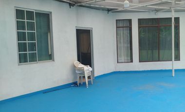 PUERTO QUITO, VENTA DE HERMOSA QUINTA JUNTO AL RIO CAONI, PLANITA