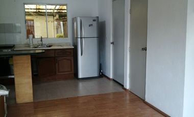 Casa en Ex Rancho San Dimas con patio trasero techado, seguridad, área verde común y calentador solar