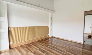 Casa Unifamiliar esquinera en unidad abierta para estrenar