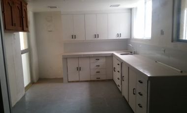 VENDO CASA GRANDE IDEAL EMPRESA, HOSTAL, GUARDERIA, O RESIDENCIAL
