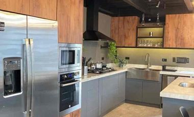 de renta casa Lumbisi  con terraza y jardín minimalista full amoblada dentro de urbanización privada no adosada 3 habitaciones