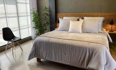 de renta casa Lumbisi  con terraza y jardín minimalista full amoblada dentro de urbanización privada no adosada 3 habitaciones