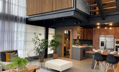 de renta casa Lumbisi  con terraza y jardín minimalista full amoblada dentro de urbanización privada no adosada 3 habitaciones