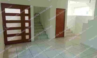 Casa sola en renta en Lomas de Ahuatlan en Cuernavaca. Zona norte