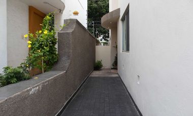 CASA EN VENTA RESIDENCIAL NUEVA GALICIA 4 RECS Y 3.5 BAÑOS