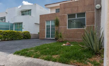 CASA EN VENTA RESIDENCIAL NUEVA GALICIA 4 RECS Y 3.5 BAÑOS