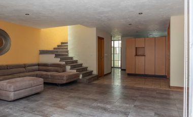 CASA EN VENTA RESIDENCIAL NUEVA GALICIA 4 RECS Y 3.5 BAÑOS