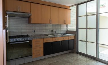 CASA EN VENTA RESIDENCIAL NUEVA GALICIA 4 RECS Y 3.5 BAÑOS