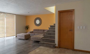 CASA EN VENTA RESIDENCIAL NUEVA GALICIA 4 RECS Y 3.5 BAÑOS