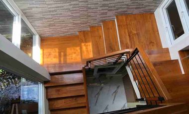 Rumah Modern dengan Kebun Luas di Tukad Badung Renon