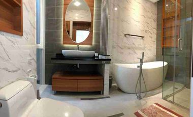 Rumah Modern dengan Kebun Luas di Tukad Badung Renon