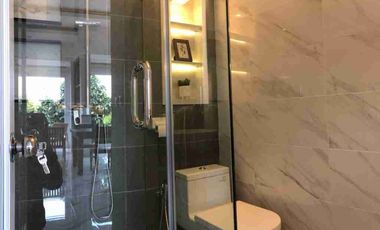 Rumah Modern dengan Kebun Luas di Tukad Badung Renon