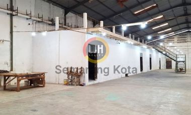 Gudang siap pakai di Terboyo Megah