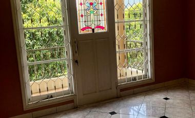 Rumah 2 Lantai Terawat Siap Huni di Batununuggal Indah Bandung