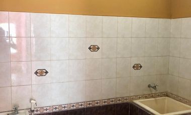 Rumah 2 Lantai Terawat Siap Huni di Batununuggal Indah Bandung