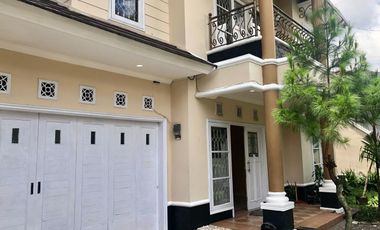 Rumah 2 Lantai Terawat Siap Huni di Batununuggal Indah Bandung