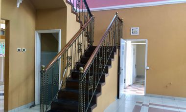 Rumah 2 Lantai Terawat Siap Huni di Batununuggal Indah Bandung