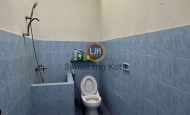 Bangunan untuk usaha di jalan Soekarno Hatta