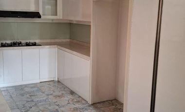 Rumah Bagus Siap Huni Dalam Cluster Depan di JGC Cakung Jakarta Timur - Semi Furnished