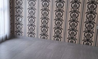 Rumah Bagus Siap Huni Dalam Cluster Depan di JGC Cakung Jakarta Timur - Semi Furnished