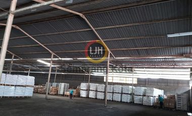 Gudang atau pabrik di jalan raya Semarang Demak