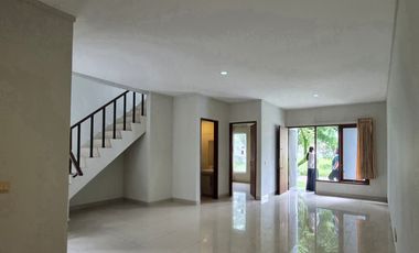 Disewa Rumah 2 Lantai Siap huni di Cluster Premier Park Tangerang