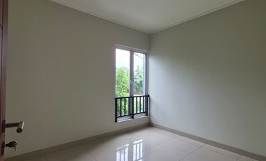 Disewa Rumah 2 Lantai Siap huni di Cluster Premier Park Tangerang