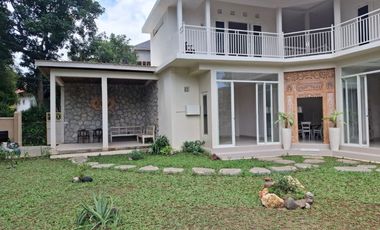 jual Villa View Sungai & Jungle Lokasi Di Jalan Ahmad Yani Utara Denpasar Bali. View Sungai & Jungle Mirip Villa Di Ubud Bali.