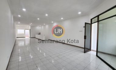 Ruko mewah di jalan MT Haryono