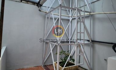 Ruko mewah di jalan MT Haryono