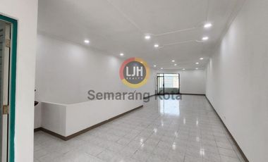 Ruko mewah di jalan MT Haryono
