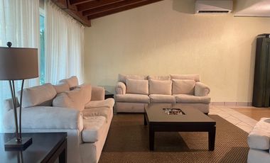 Casa semi amueblada. Fracc. Madeiras. Villahermosa. Zona Deportiva. Villahermosa. Tabasco.