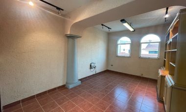 Casa semi amueblada. Fracc. Madeiras. Villahermosa. Zona Deportiva. Villahermosa. Tabasco.